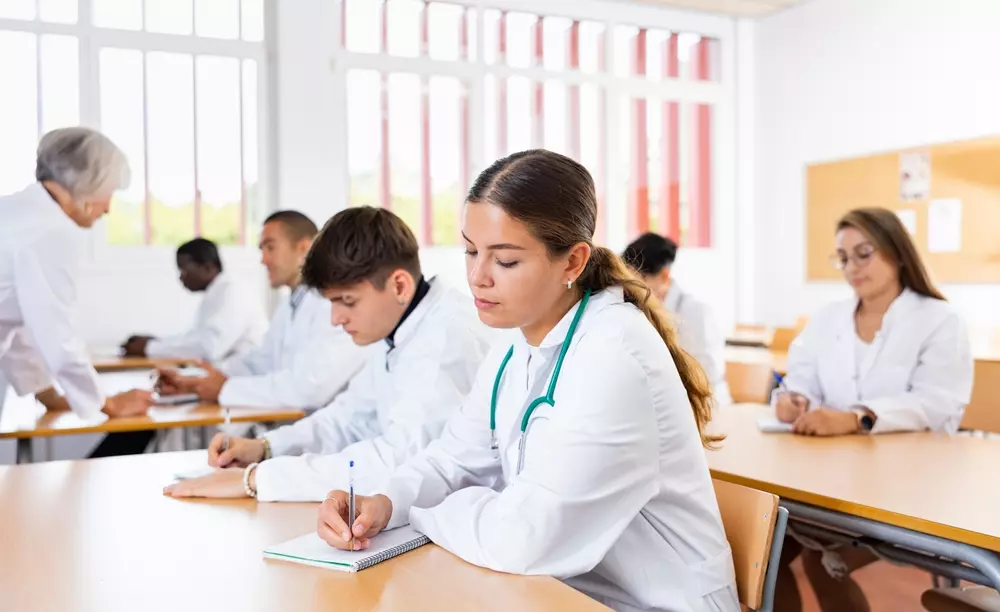 Lezioni semestre filtro 2026 date, frequenza e modalità Studenti durante le lezioni del semestre filtro 2026 di Biologia, Chimica e Fisica