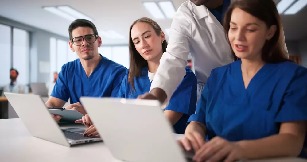 Riforma Professioni Sanitarie 2026, cosa cambia per studenti e laureati Riforma Professioni Sanitarie 2026, novità per studenti e laureati in ambito sanitario